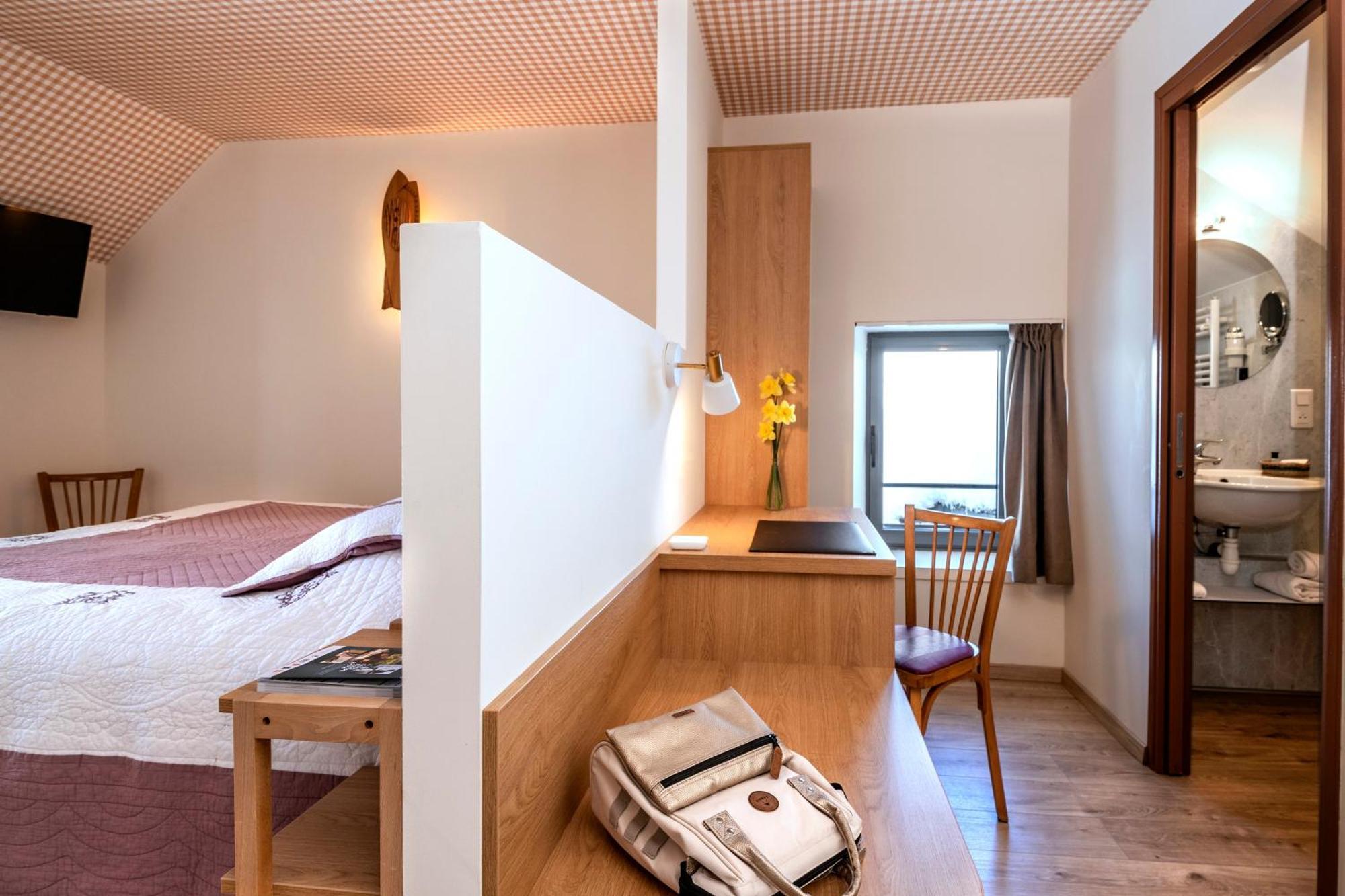 Hotel Restaurant De La Poste Et La Grange Detente, Espace Bien-Etre Châteauneuf-de-Randon Екстериор снимка