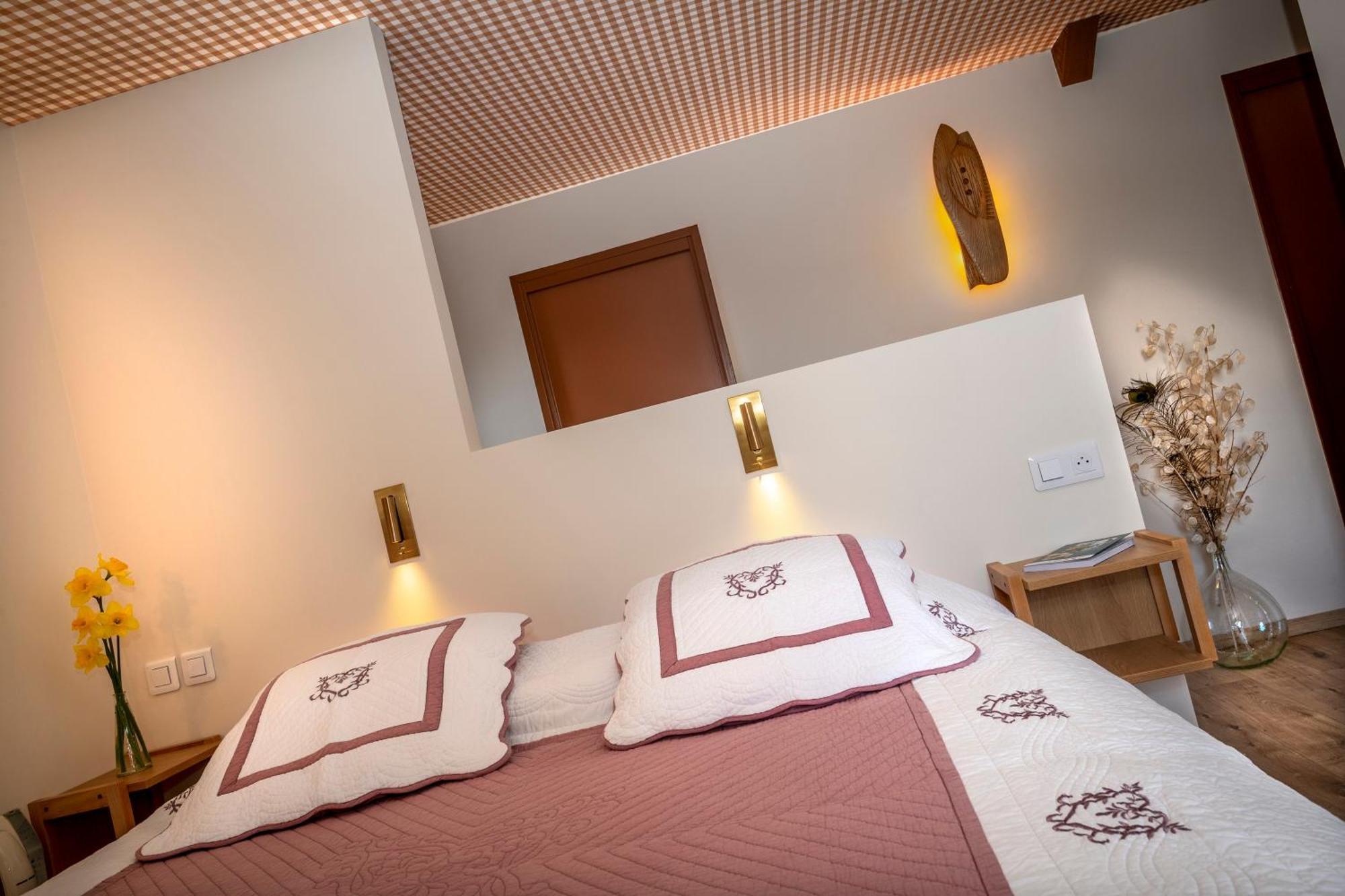 Hotel Restaurant De La Poste Et La Grange Detente, Espace Bien-Etre Châteauneuf-de-Randon Стая снимка
