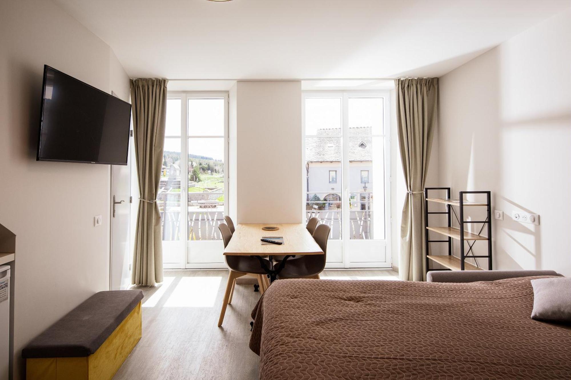 Hotel Restaurant De La Poste Et La Grange Detente, Espace Bien-Etre Châteauneuf-de-Randon Стая снимка