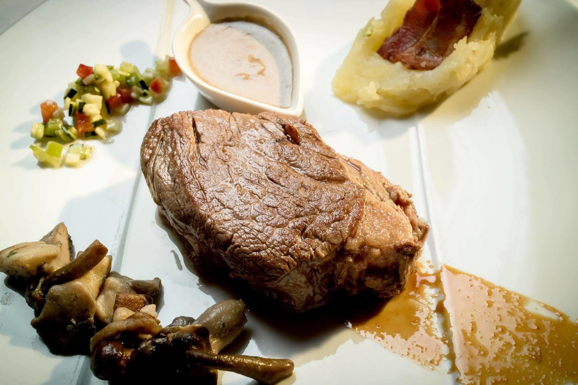 Hotel Restaurant De La Poste Et La Grange Detente, Espace Bien-Etre Châteauneuf-de-Randon Екстериор снимка