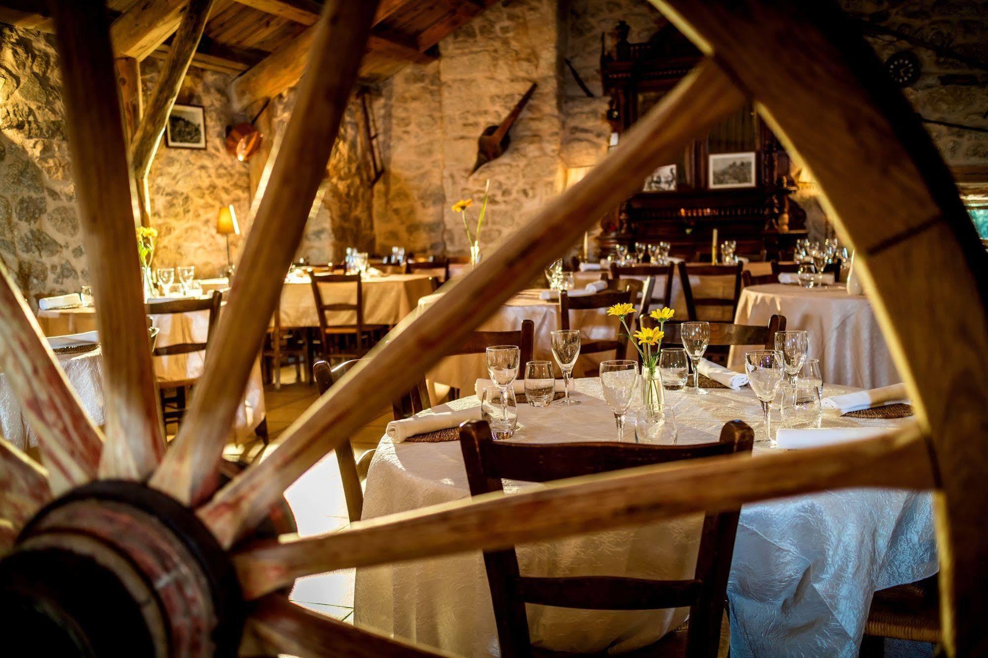 Hotel Restaurant De La Poste Et La Grange Detente, Espace Bien-Etre Châteauneuf-de-Randon Екстериор снимка